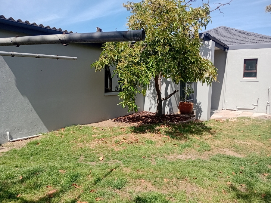 To Let 3 Bedroom Property for Rent in Strand North Western Cape